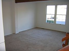 Large 3 BR, 2 BA Townhouse With Deck For Grilling in Abingdon, MD (Photo 2 of 7)