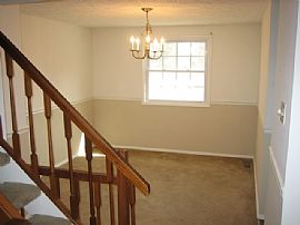 Large 3 BR, 2 BA Townhouse With Deck For Grilling in Abingdon, MD (Photo 3 of 7)