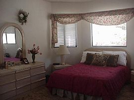 Beautiful 3 BR, 2 BA Ocean View Home Only $700 Per Month in Santa Ana, CA (Photo 5 of 6)