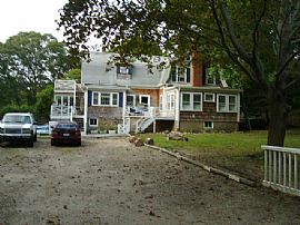 Charming 3 BR, 1 BA, 7 Room Dutch Colonial Home Near Town in Vineyard Haven, MA (Photo 7 of 10)