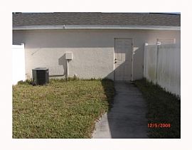 Nice 2 BR, 2.5 BA Townhome With Nice Private Patio in Windermere, FL (Photo 4 of 4)