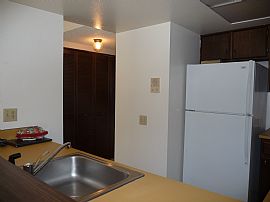 QUIET, SPACIOUS, CONVENIENT 2 BR, 1 BA APARTMENT in Kenmore, WA (Photo 6 of 6)
