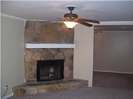 Upgraded 3 BR, 2 BA House With New Paint Near EW Connector  in Powder Springs, GA (Photo 5 of 6)