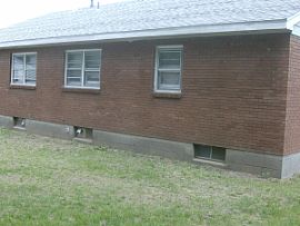 Cozy 3 BR, 1 BA Bargain Apartment In Upscale Suburb in Latham, NY (Photo 4 of 4)