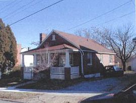 Charming Furnished 2 BR, 1 BA Home With Lots Of Extras in Lynchburg, VA