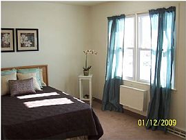 Spacious 2 Br, 1 Ba Townhouse Available For Immediate Occupancy in Middletown, RI (Photo 5 of 5)