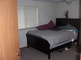 $885 + util. LG 2 BR apt for sublease Jan. 1st- Aug 1st 2010 in Ames, IA (Photo 11 of 12)