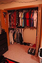 $885 + util. LG 2 BR apt for sublease Jan. 1st- Aug 1st 2010 in Ames, IA (Photo 4 of 12)