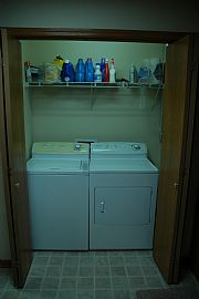 $885 + util. LG 2 BR apt for sublease Jan. 1st- Aug 1st 2010 in Ames, IA (Photo 9 of 12)