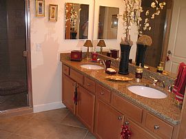 Elegant 3 Bedroom Condo with Water View from Every Room in Saint Petersburg, FL (Photo 4 of 6)