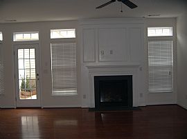 Like New 3 BR, 2.5 BA Townhome with Lake Norman Access in Cornelius, NC