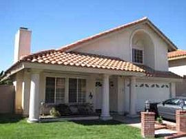 Beautiful 3 BR, 3 BA House - Pets Accepted! Close to Shopping! in Rancho Santa Margarita, CA