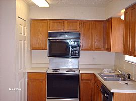 Spacious 2 BR 2.5 BA, 2 Story Condo in N. Central Dallas in Dallas, TX (Photo 6 of 9)