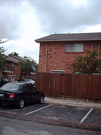 Spacious 2 BR 2.5 BA, 2 Story Condo in N. Central Dallas in Dallas, TX (Photo 7 of 9)