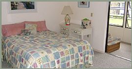 55+ 1 BR, 1.5 BA Englewood Condo - Just Blocks to Lemon Bay in Englewood Beach, FL (Photo 4 of 6)