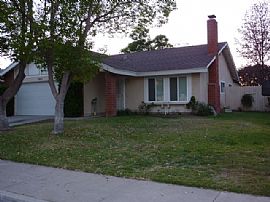 Nice 4 BR, 2 BA Home! Professionally Painted In Hillcreek Area in Santee, CA (Photo 2 of 4)