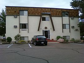 Classy 2 BR, 1 BA Apartment In A Good Neighbor Community in Pueblo, CO (Photo 3 of 12)