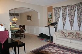 Newly Remodeled 5 BR, 2.5 BA House in Nice Neighborhood  in Portland, OR (Photo 4 of 6)