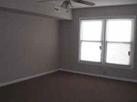 Spacious and Peaceful 2 BR, 1.5 BA Apartment Near Little Creek in Norfolk, VA (Photo 2 of 4)