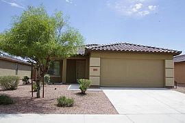 Beautiful 3 BR, 2 BA Bungalow with Fully Equipped Kitchen in Buckeye, AZ