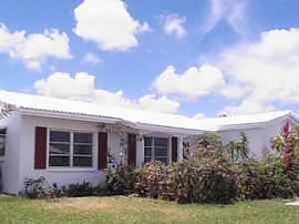 Lovely 2 Br, 2 Ba House on Canal with 1 Car Garage in Tamarac, FL