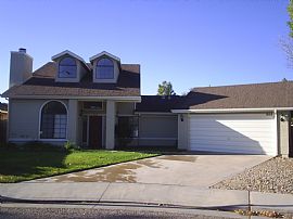 Beautiful 3 BR, 2 BA Home with Hot Tub in Paso Robles, CA