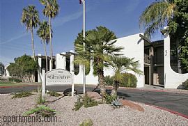 Spacious 1 BR, 1 BA Apartment  - Free Utilities!  in Phoenix, AZ (Photo 3 of 12)