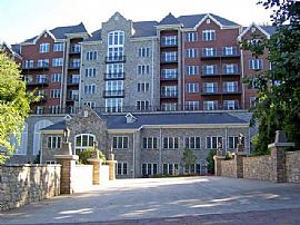 Luxury 3 BR, 3.5 BA Condo - Available Immediately in Vinings, GA