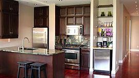 Convenient 1 BR, 1 BA Apartment Near Duty-Free Shopping. in Honolulu, HI (Photo 6 of 10)
