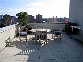 Convenient 1 BR, 1 BA Apartment Near Duty-Free Shopping. in Honolulu, HI (Photo 8 of 10)