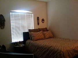 Beautiful 3 BR, 2.5 BA Townhome in Gated Neighborhood in Kissimmee, FL (Photo 7 of 8)