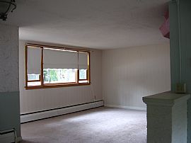 Spacious 3 Bedroom Single Family Ranch Home in Wilmington, MA (Photo 2 of 3)