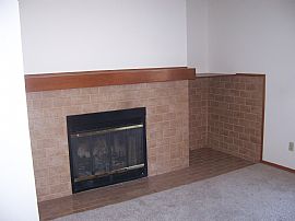 Cozy 2 BR, 2 BA Condo with All Appliances Included in Longmont, CO (Photo 3 of 6)