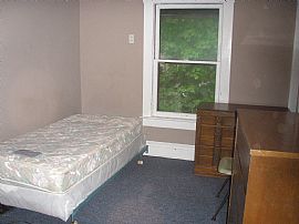 Charming 4 Bedroom - 5 Person House at IM Building in Ann Arbor, MI (Photo 4 of 8)