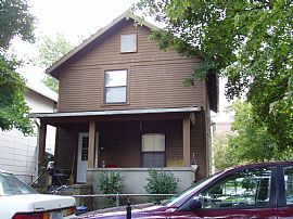 Charming 4 Bedroom - 5 Person House at IM Building in Ann Arbor, MI (Photo 7 of 8)