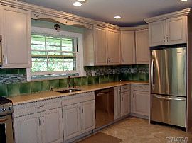 Newly Renovated House in Colonial Douglas Manor in Douglaston, NY (Photo 3 of 8)