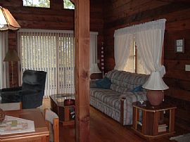 Private 2 Bedroom Log Home with End of Road Privacy and View in Franklin, NC (Photo 4 of 8)