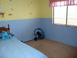 Beautiful 3 BR, 2.5 BA House with Pool and Jacuzzi in Henderson, NV (Photo 4 of 8)