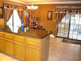 Beautiful 3 BR, 2.5 BA House with Pool and Jacuzzi in Henderson, NV (Photo 8 of 8)