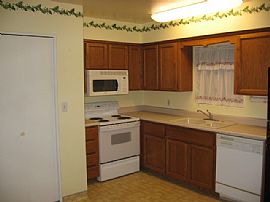 Nice 2 Bedroom, 2 Bathroom Home in SW Phoenix in Phoenix, AZ (Photo 3 of 3)