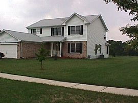 Big 4 BR, 2.5 House on Forest Preserve in Cul De Sac in Bolingbrook, IL (Photo 2 of 8)
