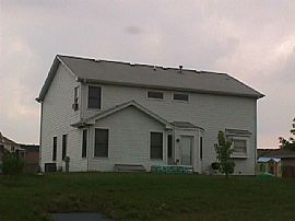 Big 4 BR, 2.5 House on Forest Preserve in Cul De Sac in Bolingbrook, IL (Photo 3 of 8)