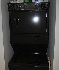 Nice 1 BR, 1 BA Bungalow, All Utilities and Appliances Included! in Hollywood, CA (Photo 6 of 7)