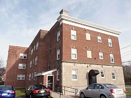 Great 1 Bedroom Commuter Apartment with a Galley Kitchen in Wollaston, MA (Photo 3 of 3)