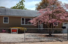 Beautiful 2 Bedroom House with Sun Porch in Brick, NJ