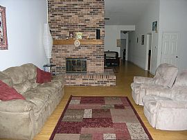 Gorgeous 1800 Sq. Ft. Home - GREAT PRICE - EXCELLENT LOCATION! in Libertyville, IL