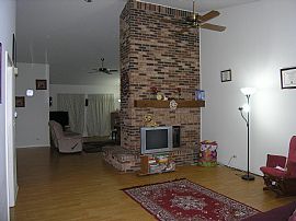 Gorgeous 1800 Sq. Ft. Home - GREAT PRICE - EXCELLENT LOCATION! in Libertyville, IL (Photo 2 of 12)
