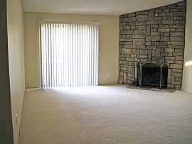 Conveniently Located 2 BR, 2 BA Condo on Top Floor   in Lakewood, CO (Photo 2 of 11)