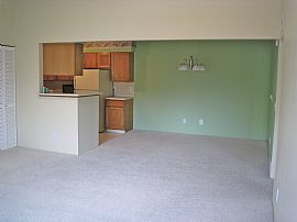 Conveniently Located 2 BR, 2 BA Condo on Top Floor   in Lakewood, CO (Photo 4 of 11)