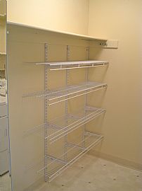 Conveniently Located 2 BR, 2 BA Condo on Top Floor   in Lakewood, CO (Photo 8 of 11)